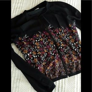 Beautiful floral light jacket from Maurice’s sz L